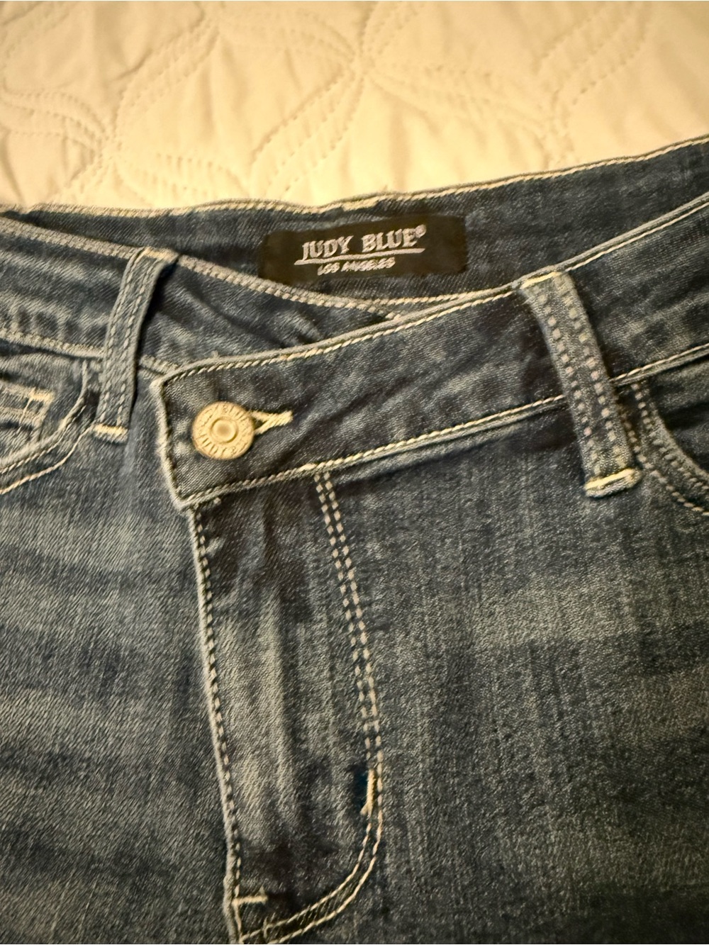 Judy Blue Denim Cutoff Shorts Womens Small Dark Wash Stretch Raw Hem NWOT - Picture 3 of 5